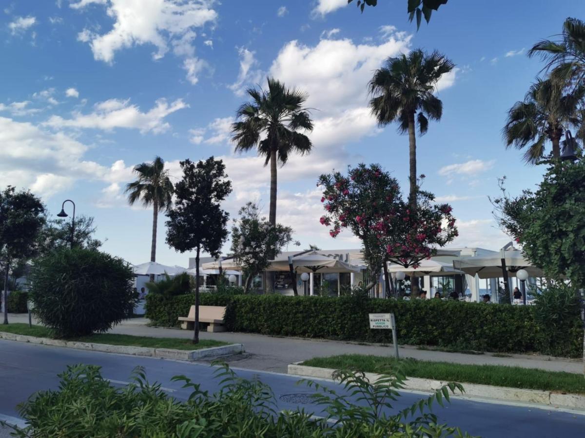 Casamare Alba Adriatica Frontemare Apartment ภายนอก รูปภาพ